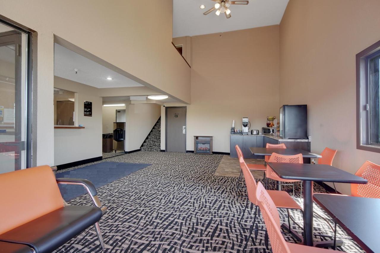 Americas Quality Inn & Suites - Finlayson Exterior foto